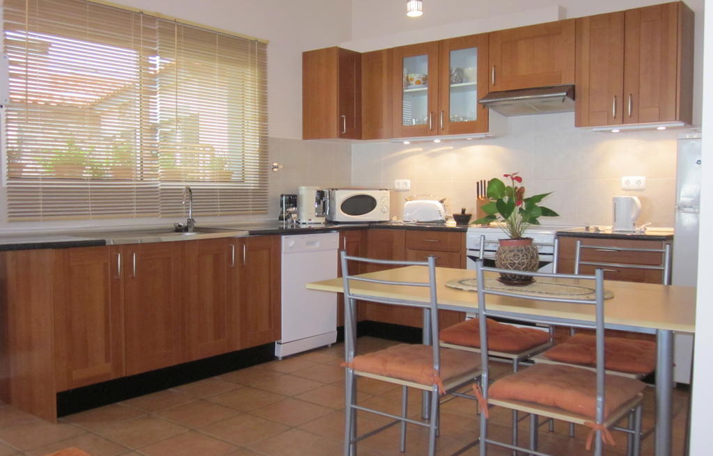 Banda Do Sol Self Catering Cottages Estreito Da Calheta Værelse billede
