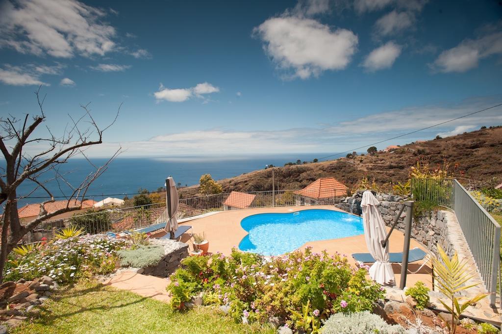 Banda Do Sol Self Catering Cottages Estreito Da Calheta Værelse billede